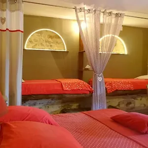 https://chambres-dhotes-la-combe-de-redoles.midi-pyreneeshotels.com
