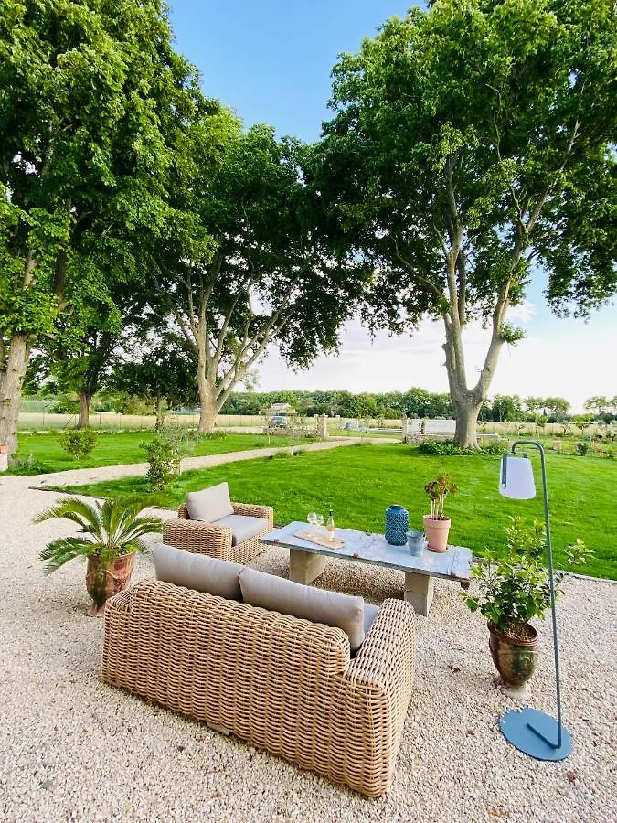 Bed and Breakfast Mas Des 2 Platanes à Arles 0*,  France