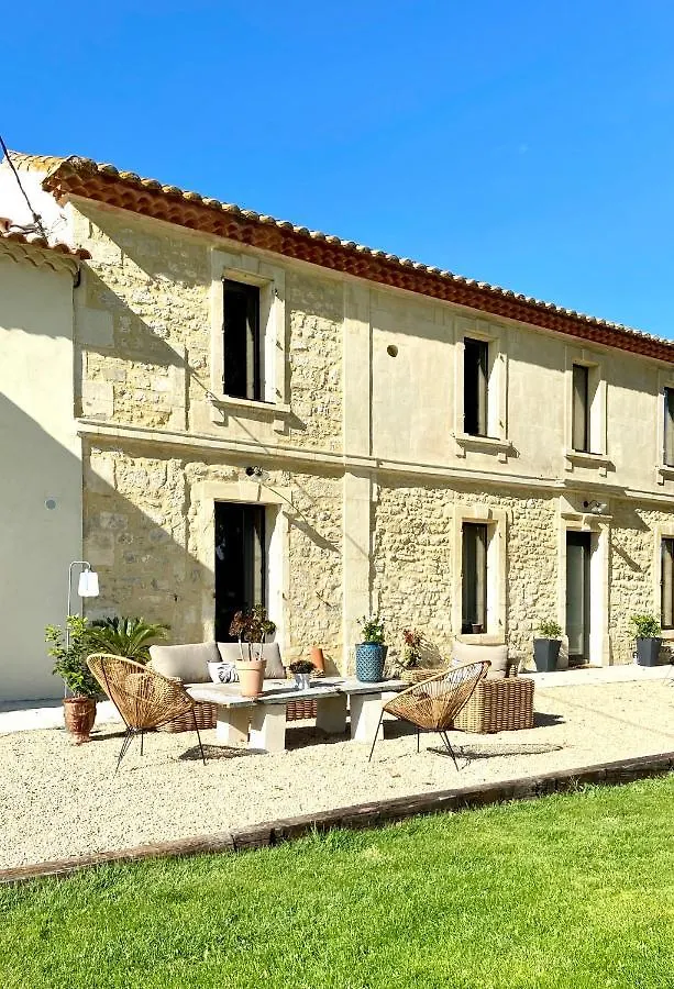 Bed and Breakfast Mas Des 2 Platanes à Arles 0*,