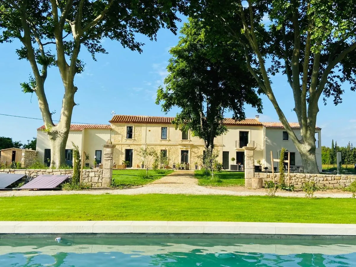 Bed and Breakfast Mas Des 2 Platanes à Arles